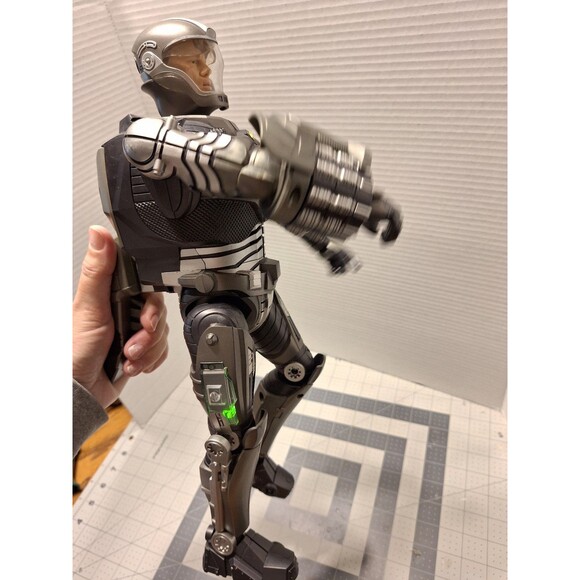 Hasbro GI JOE Rise Of The Cobra Duke Figure In Accelerator Suit Action Figure - Picture 6 of 8